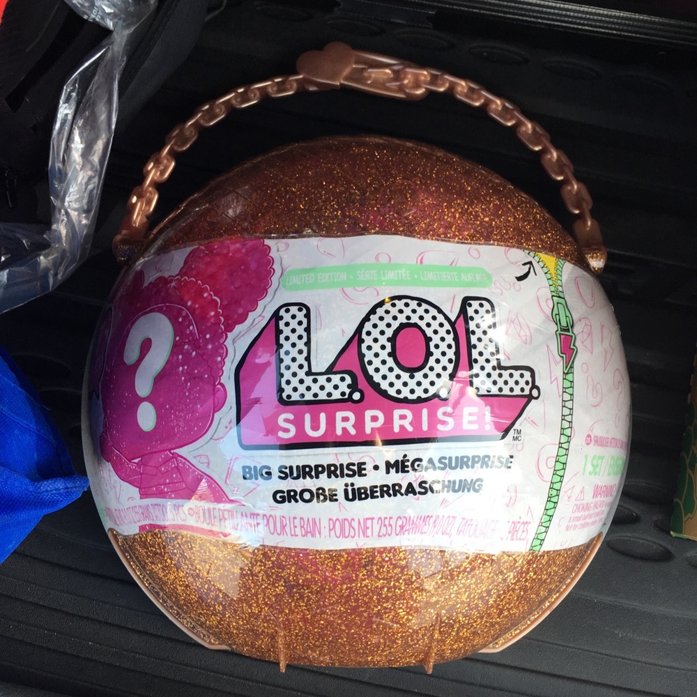 NWT lol surprise dolls big surprise gold ball